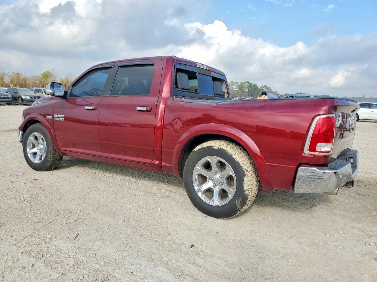 2016 RAM 1500 LARAMIE photo 2