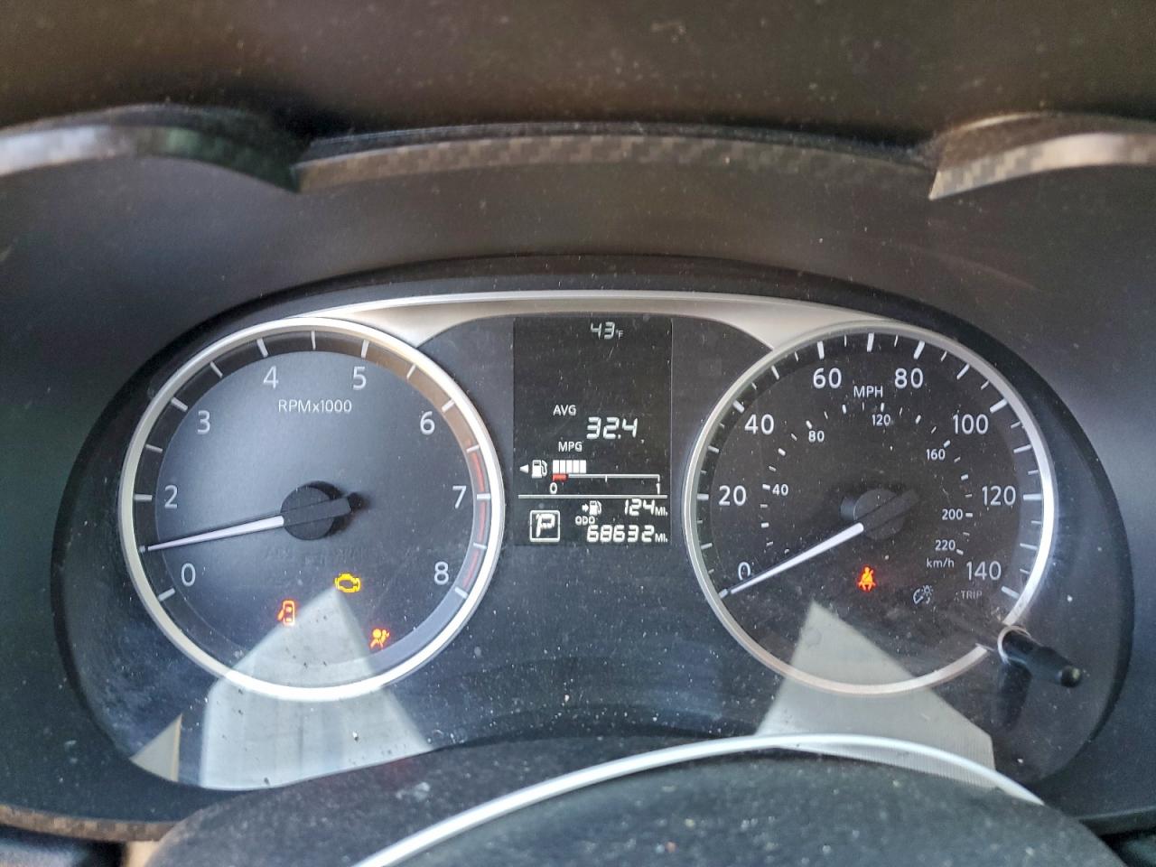 2020 NISSAN VERSA S photo 9