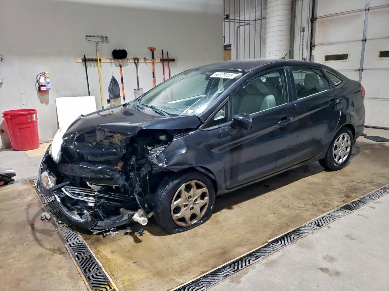 2012 FORD FIESTA