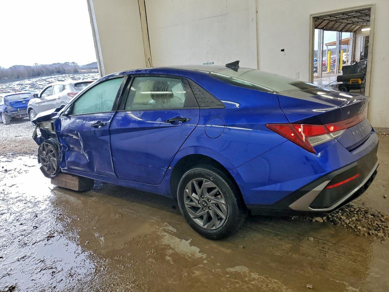 2024 HYUNDAI ELANTRA SEL photo 2