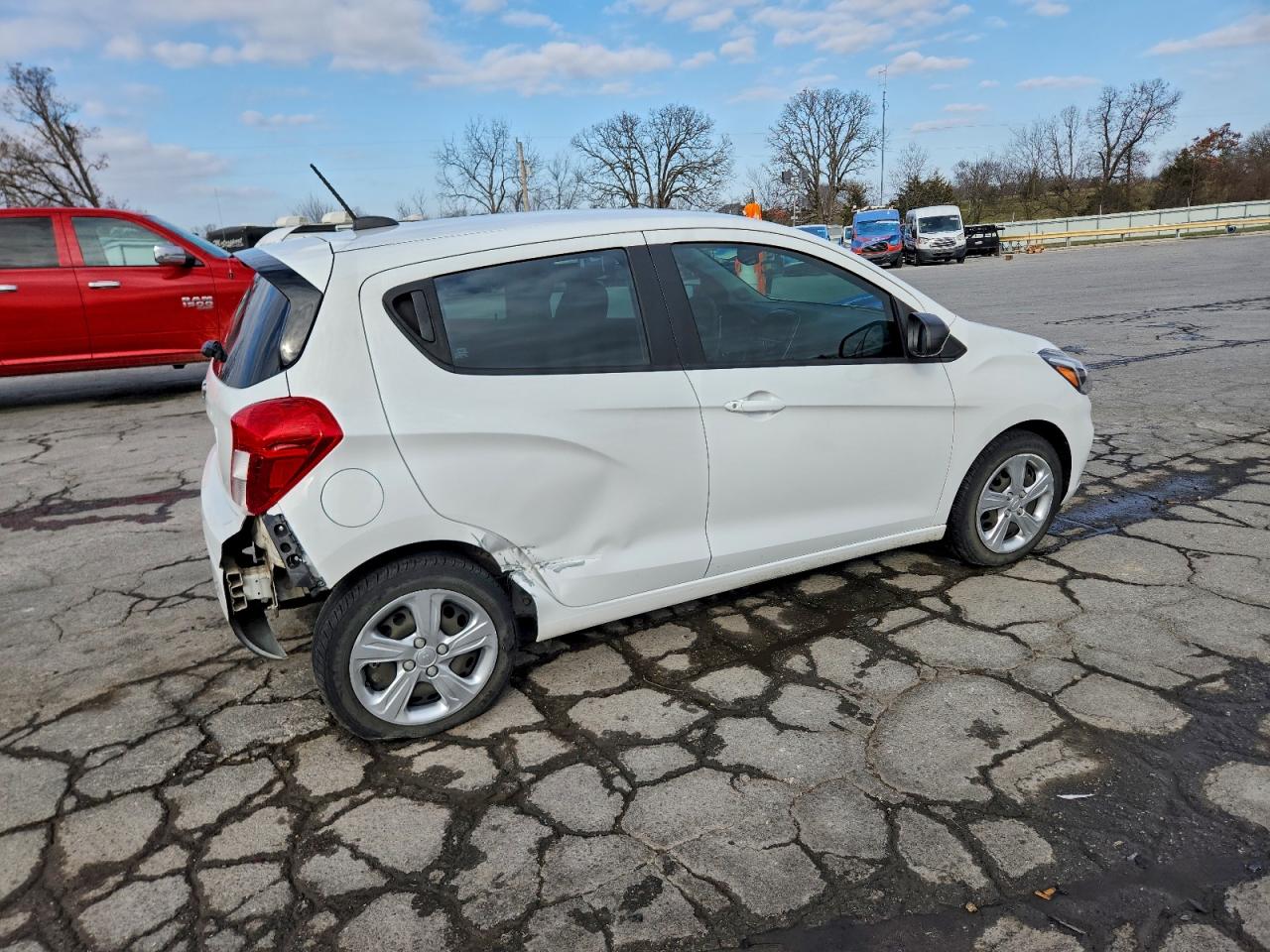 2019 CHEVROLET SPARK LS photo 3