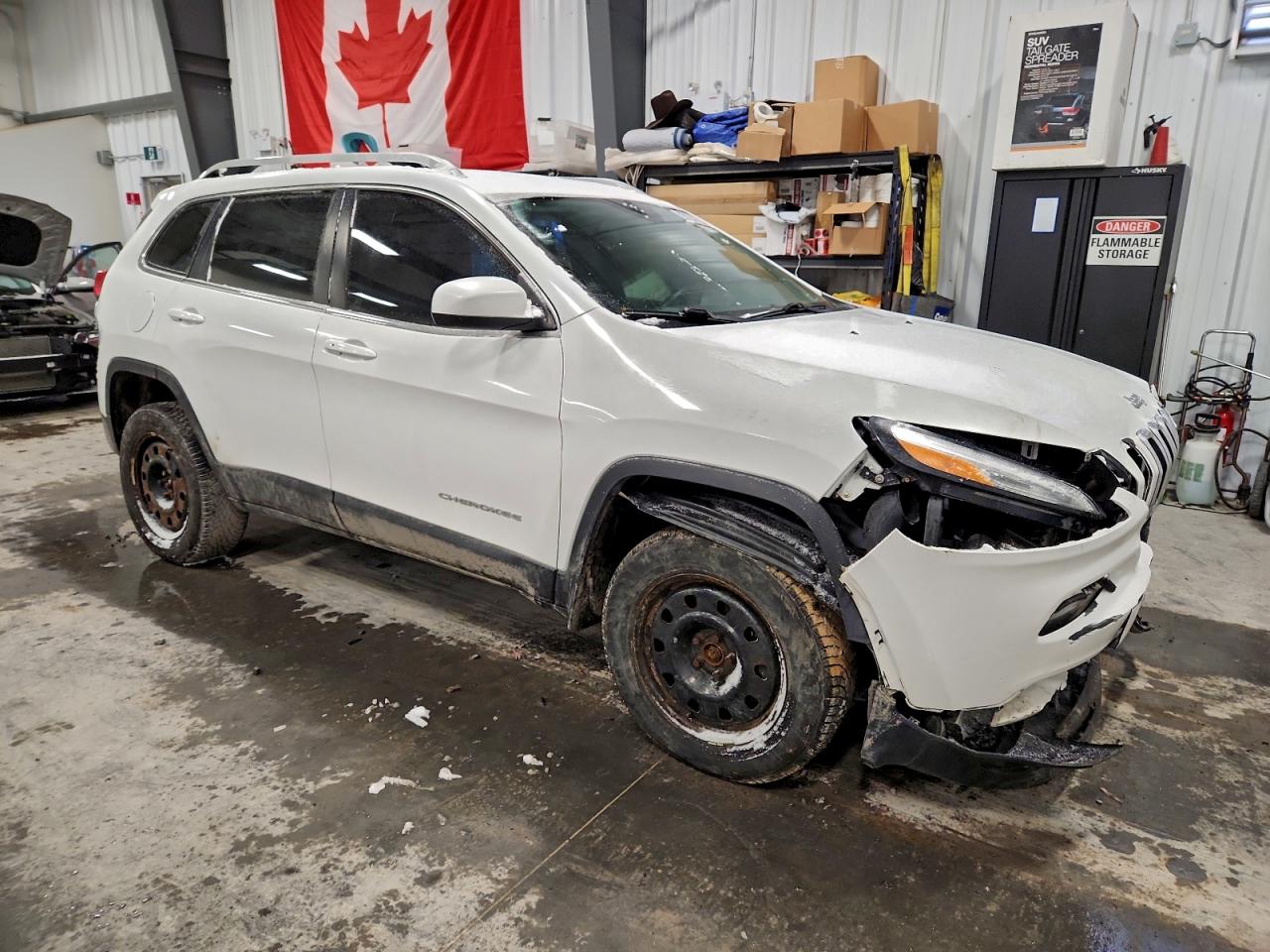 2015 JEEP CHEROKEE LATITUDE photo 4