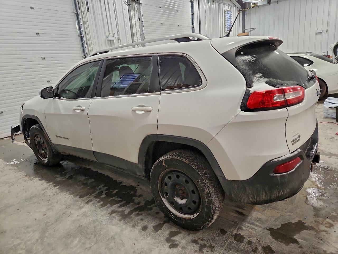 2015 JEEP CHEROKEE LATITUDE photo 2