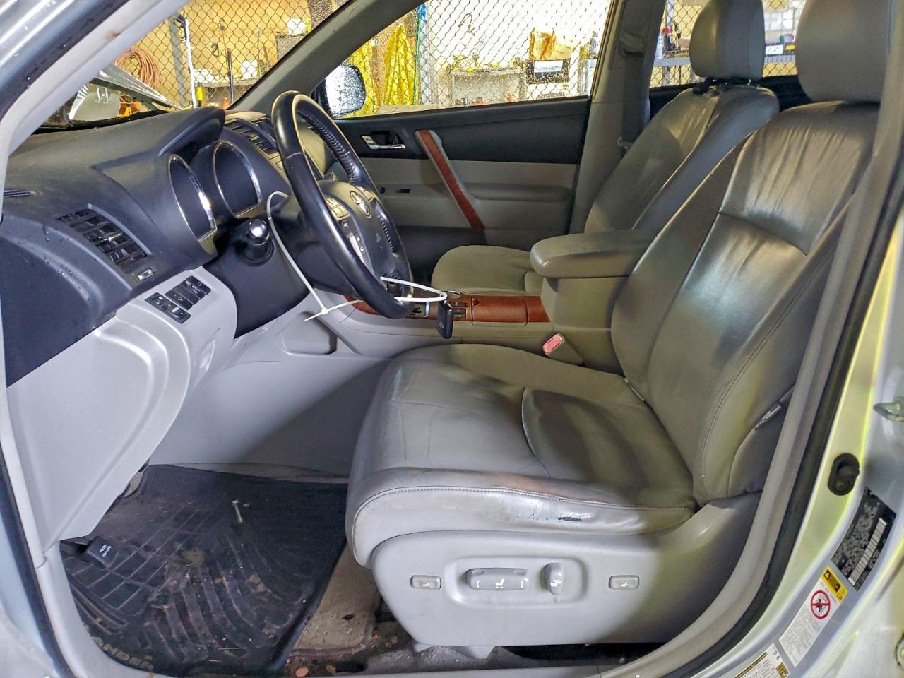 2009 TOYOTA HIGHLANDER LIMITED photo 7