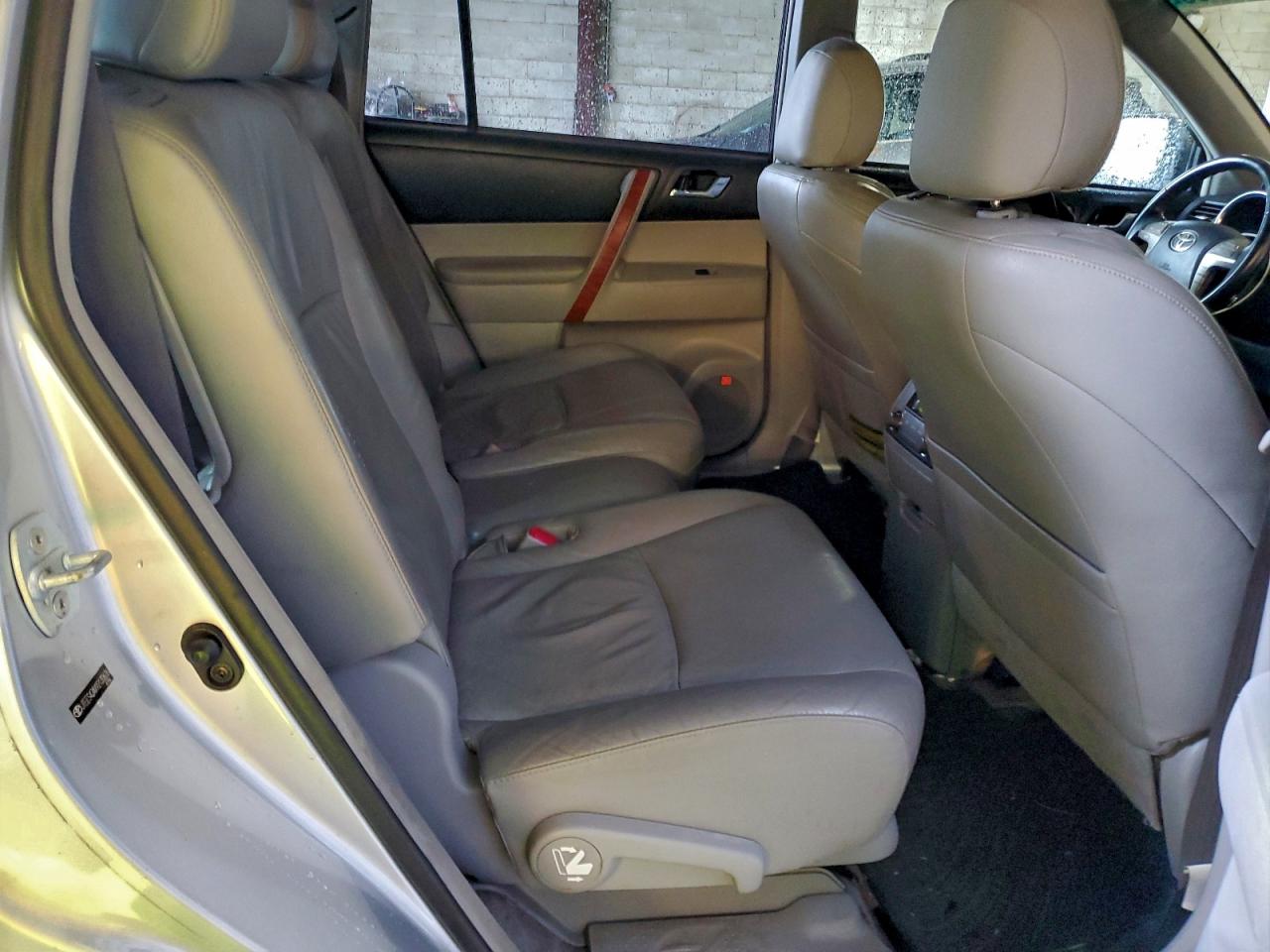 2009 TOYOTA HIGHLANDER LIMITED photo 11