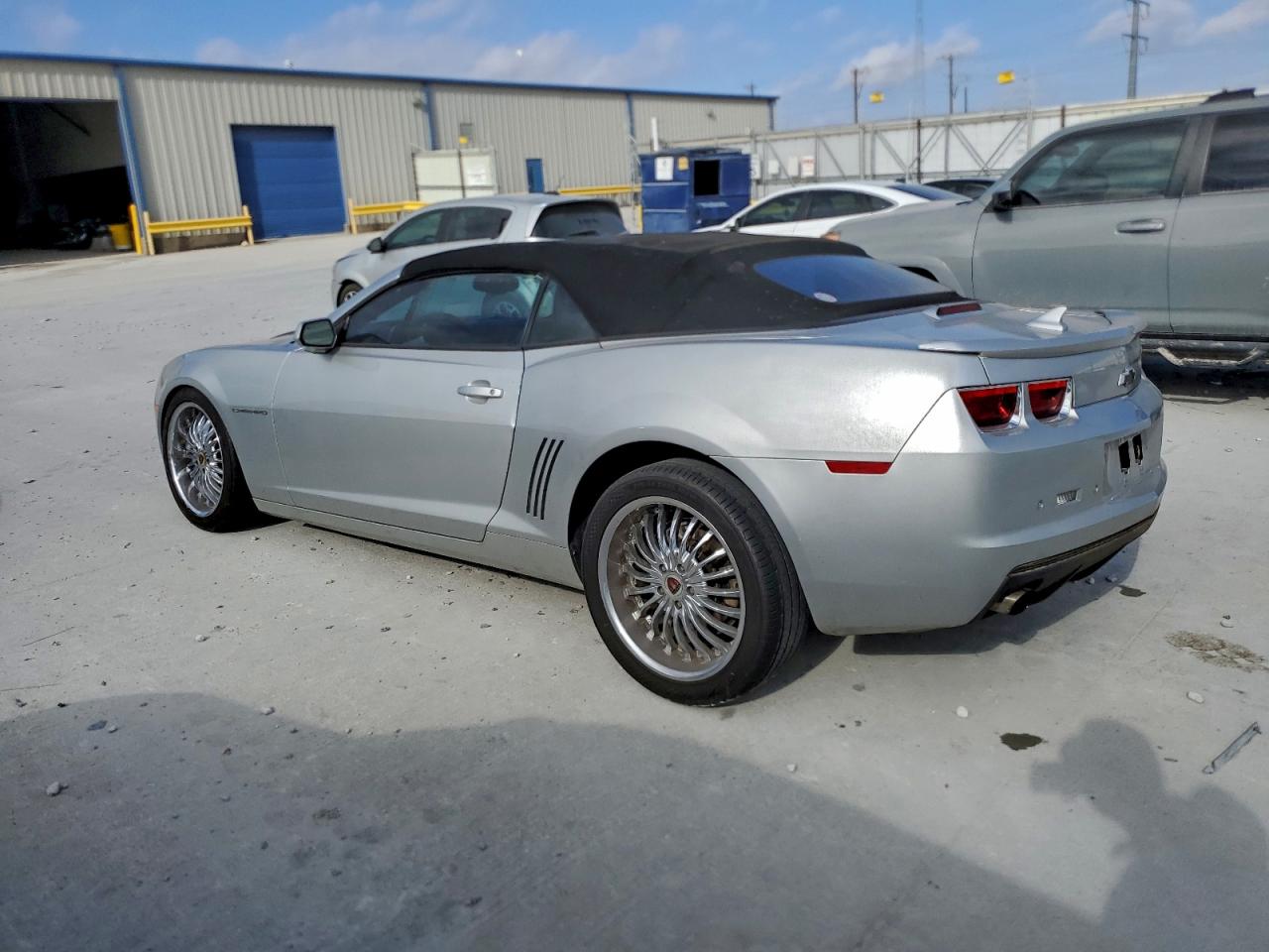 2011 CHEVROLET CAMARO LT photo 2