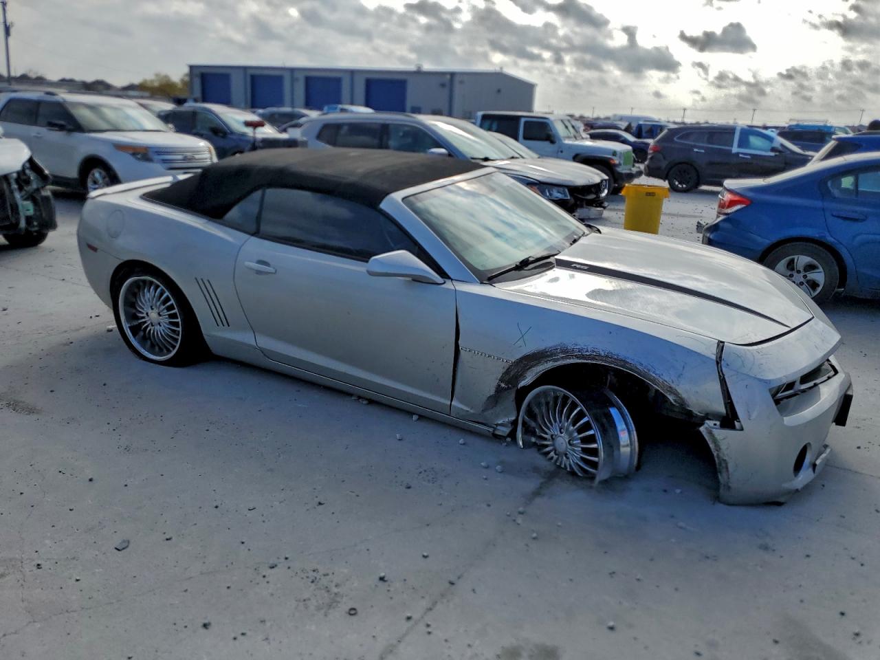 2011 CHEVROLET CAMARO LT photo 4