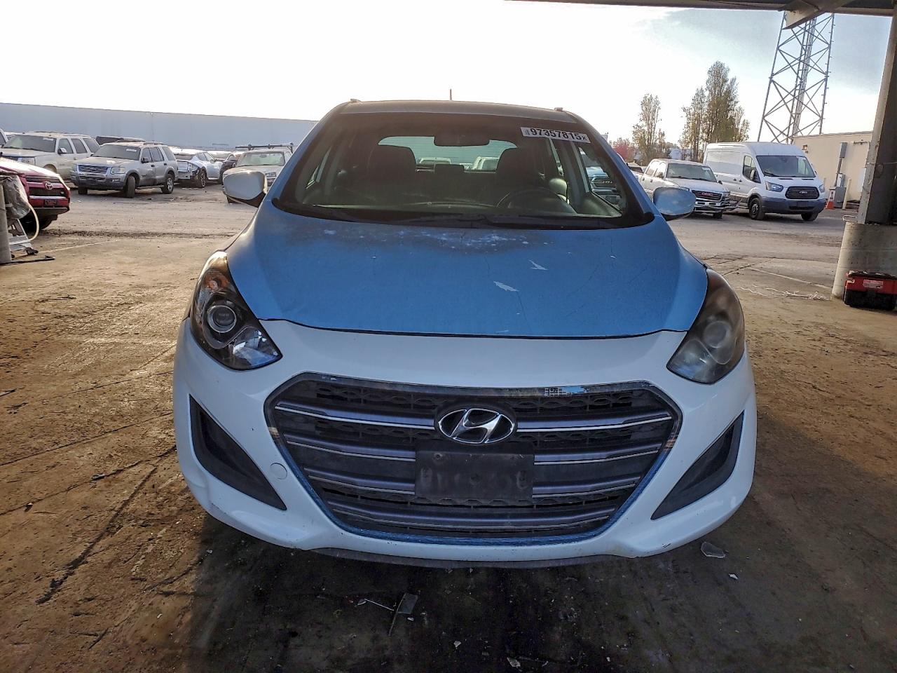 2017 HYUNDAI ELANTRA GT photo 9