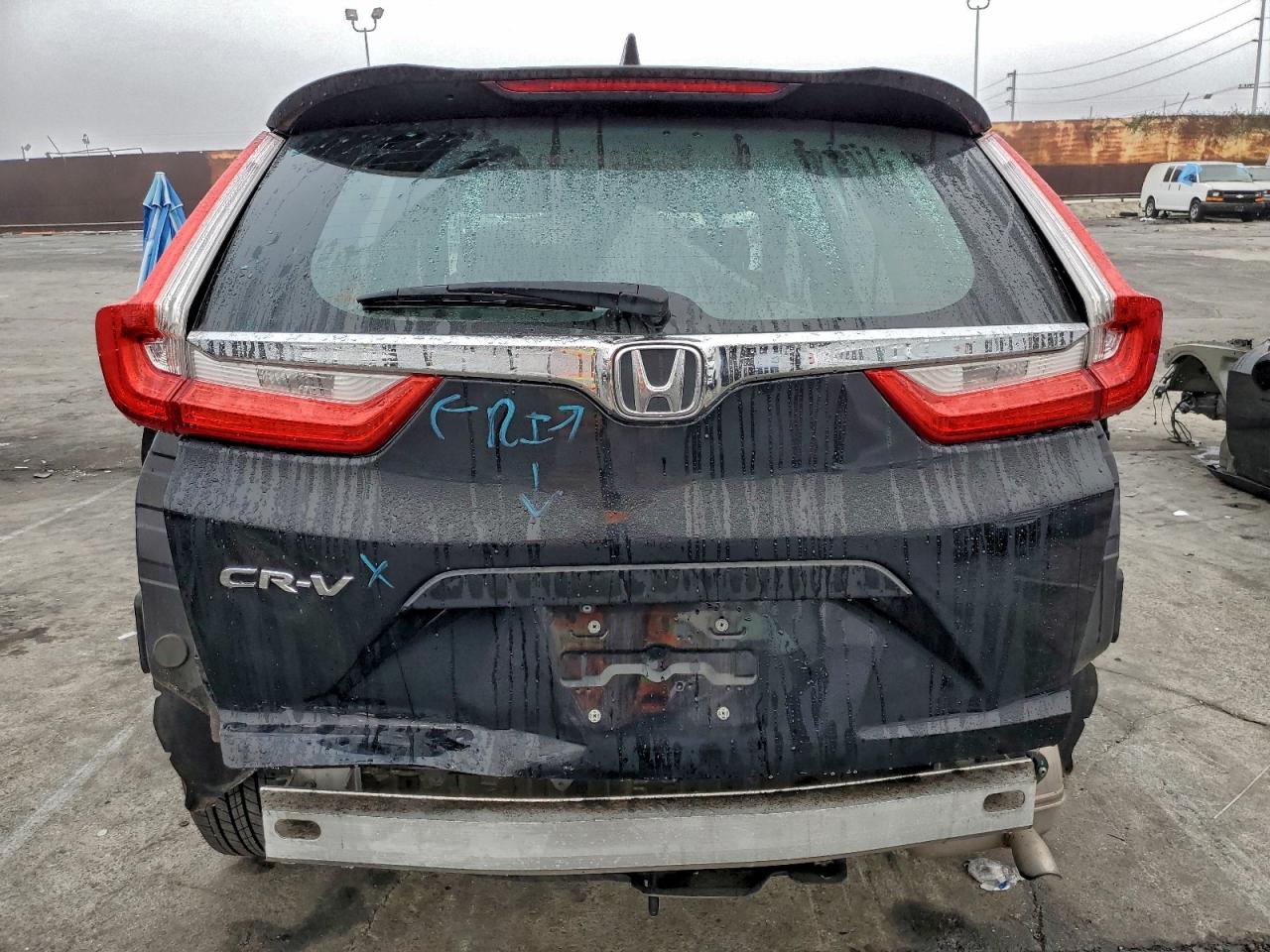 2018 HONDA CR-V LX photo 16