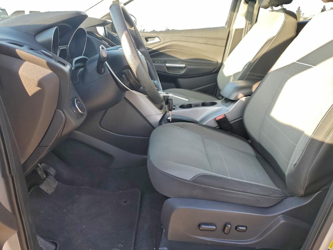 2015 FORD ESCAPE SE photo 19