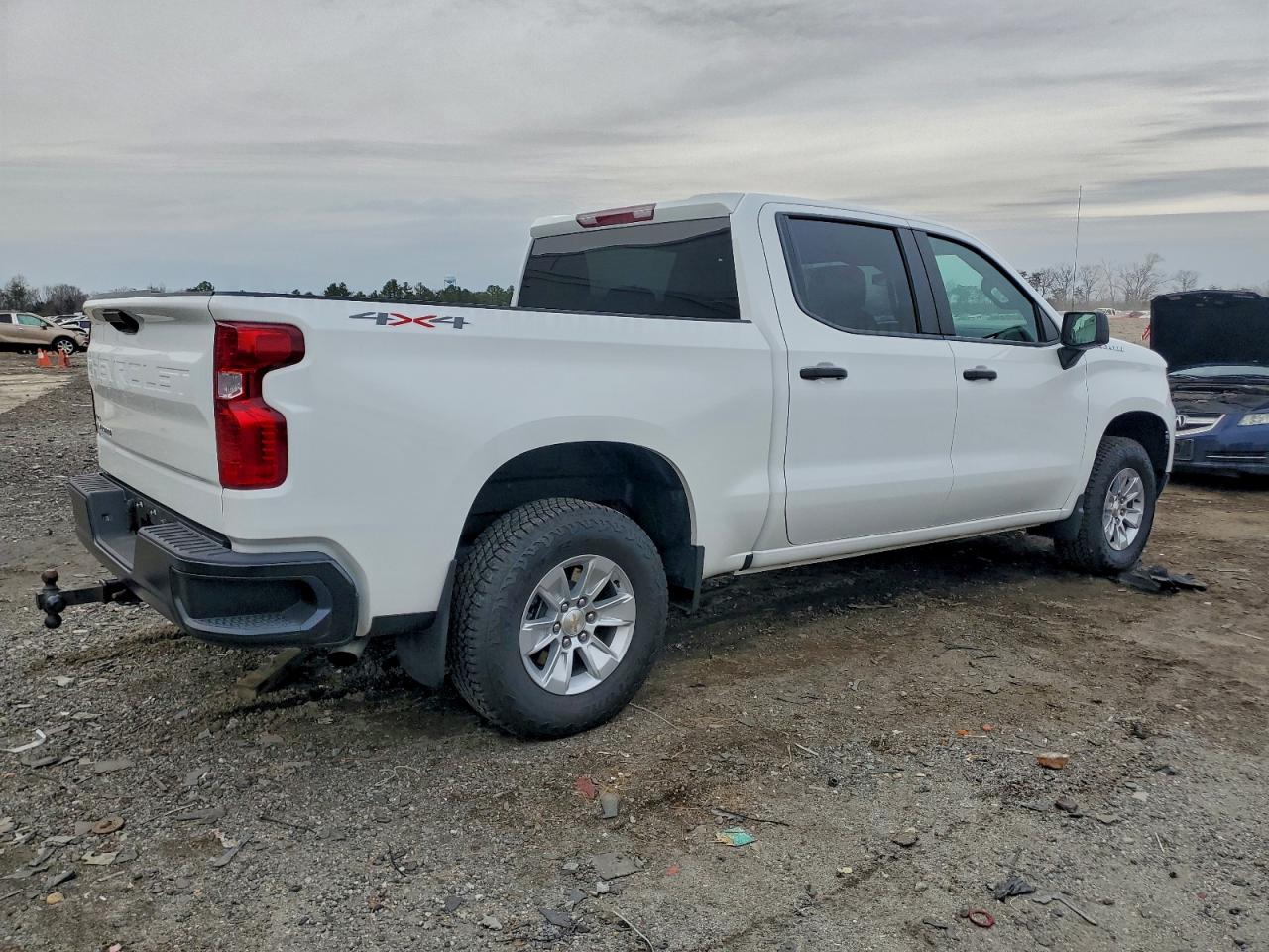 2025 CHEVROLET SILVERADO K1500 photo 3