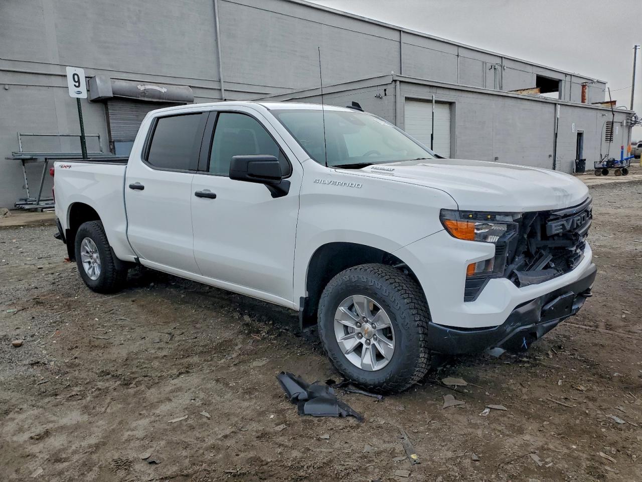 2025 CHEVROLET SILVERADO K1500 photo 4
