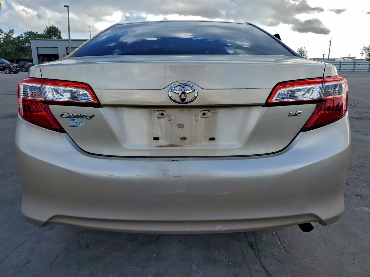 2012 TOYOTA CAMRY BASE photo 11