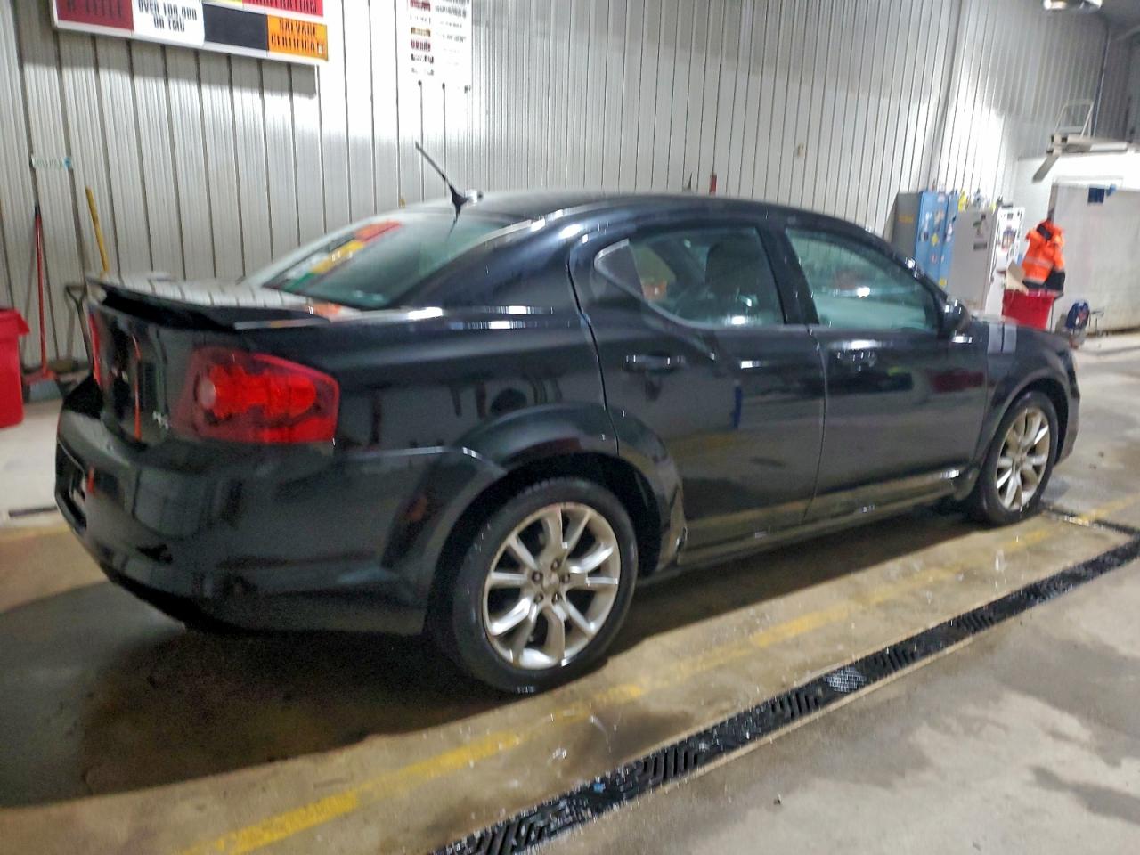2014 DODGE AVENGER R/T photo 3
