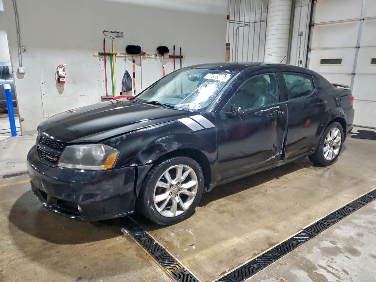 2014 DODGE AVENGER