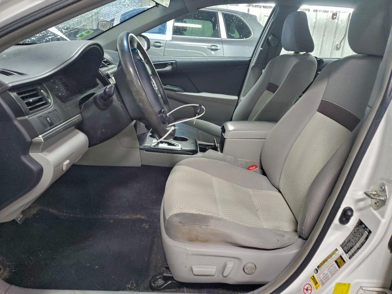 2013 TOYOTA CAMRY L photo 7