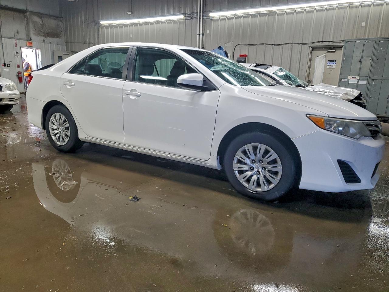 2013 TOYOTA CAMRY L photo 4