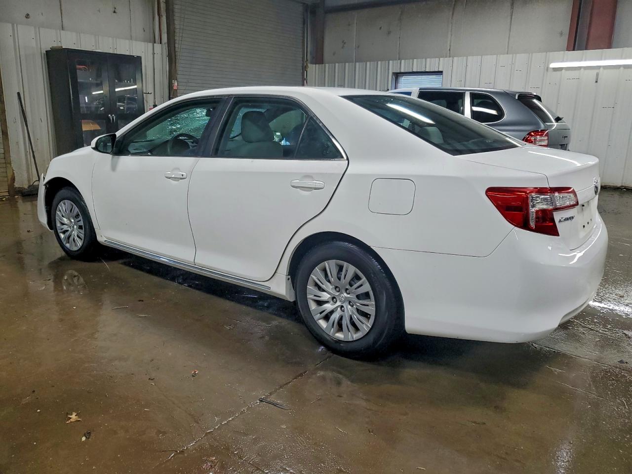 2013 TOYOTA CAMRY L photo 2