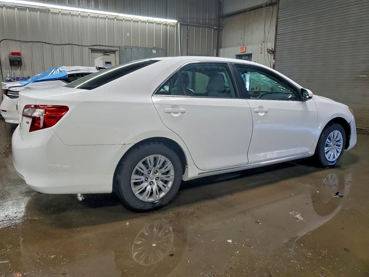 2013 TOYOTA CAMRY L photo 3