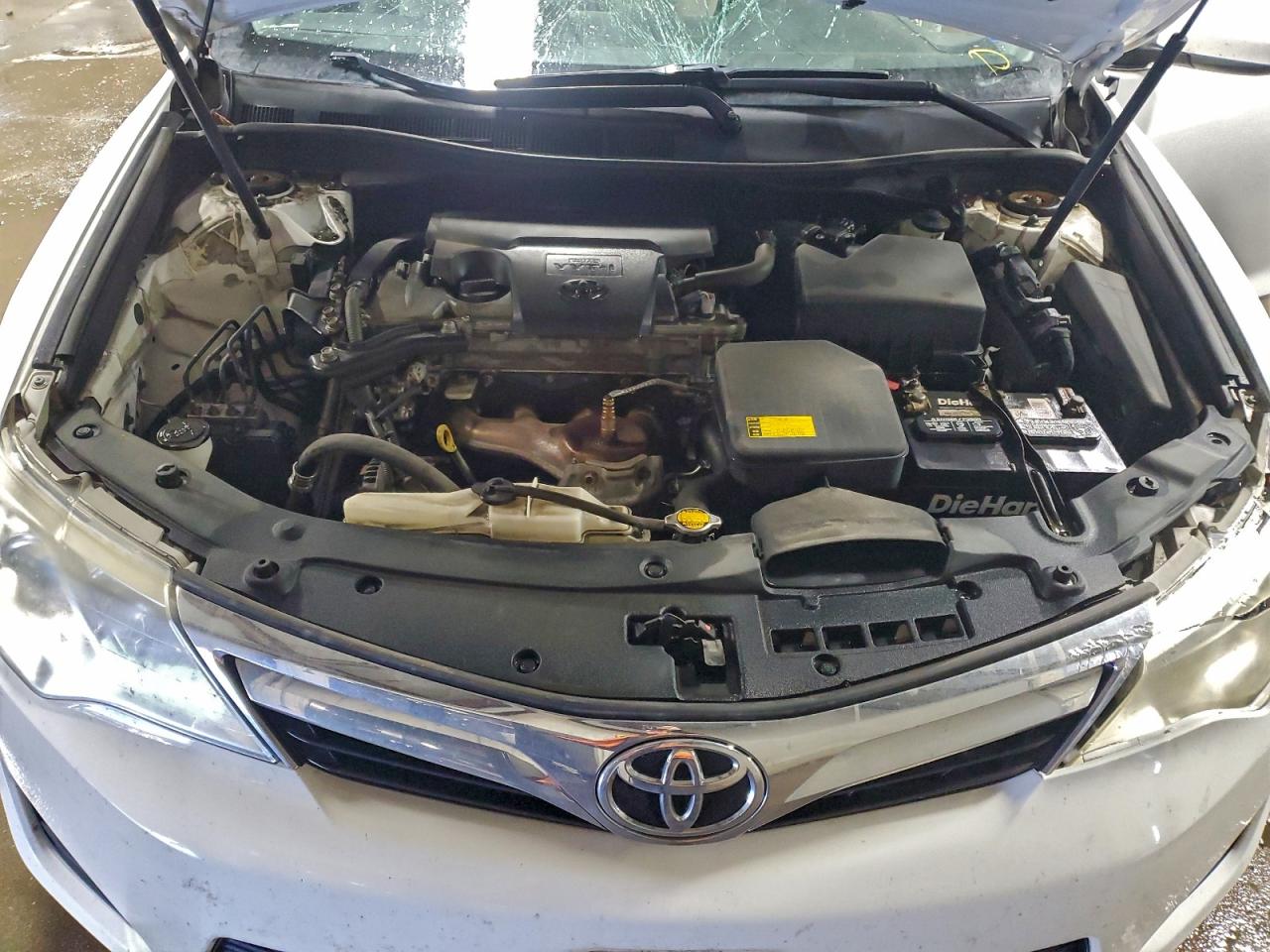2013 TOYOTA CAMRY L photo 11