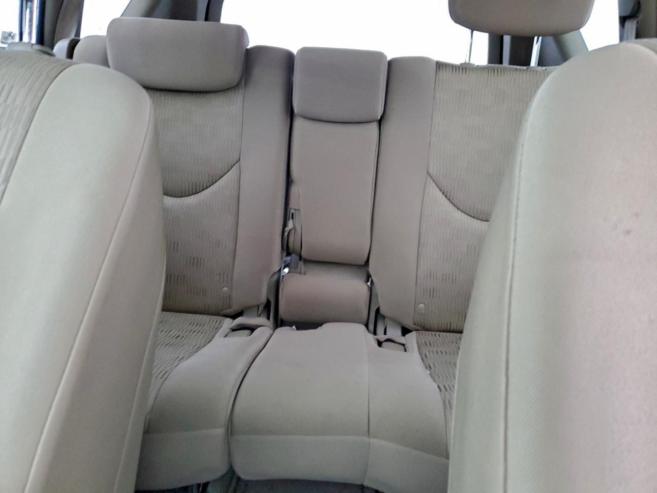 2011 TOYOTA RAV4 photo 10