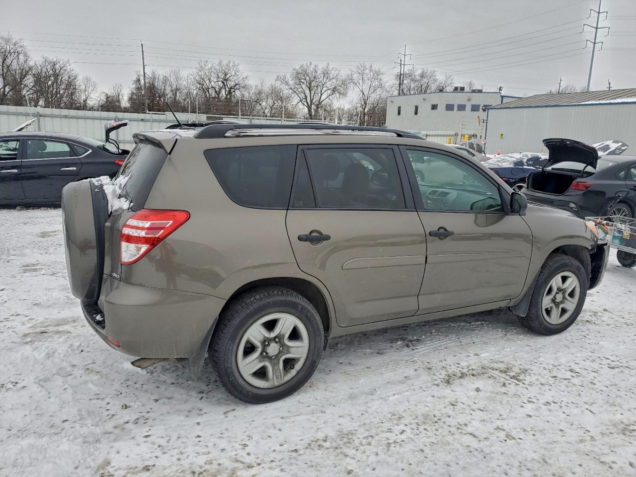 2011 TOYOTA RAV4 photo 3