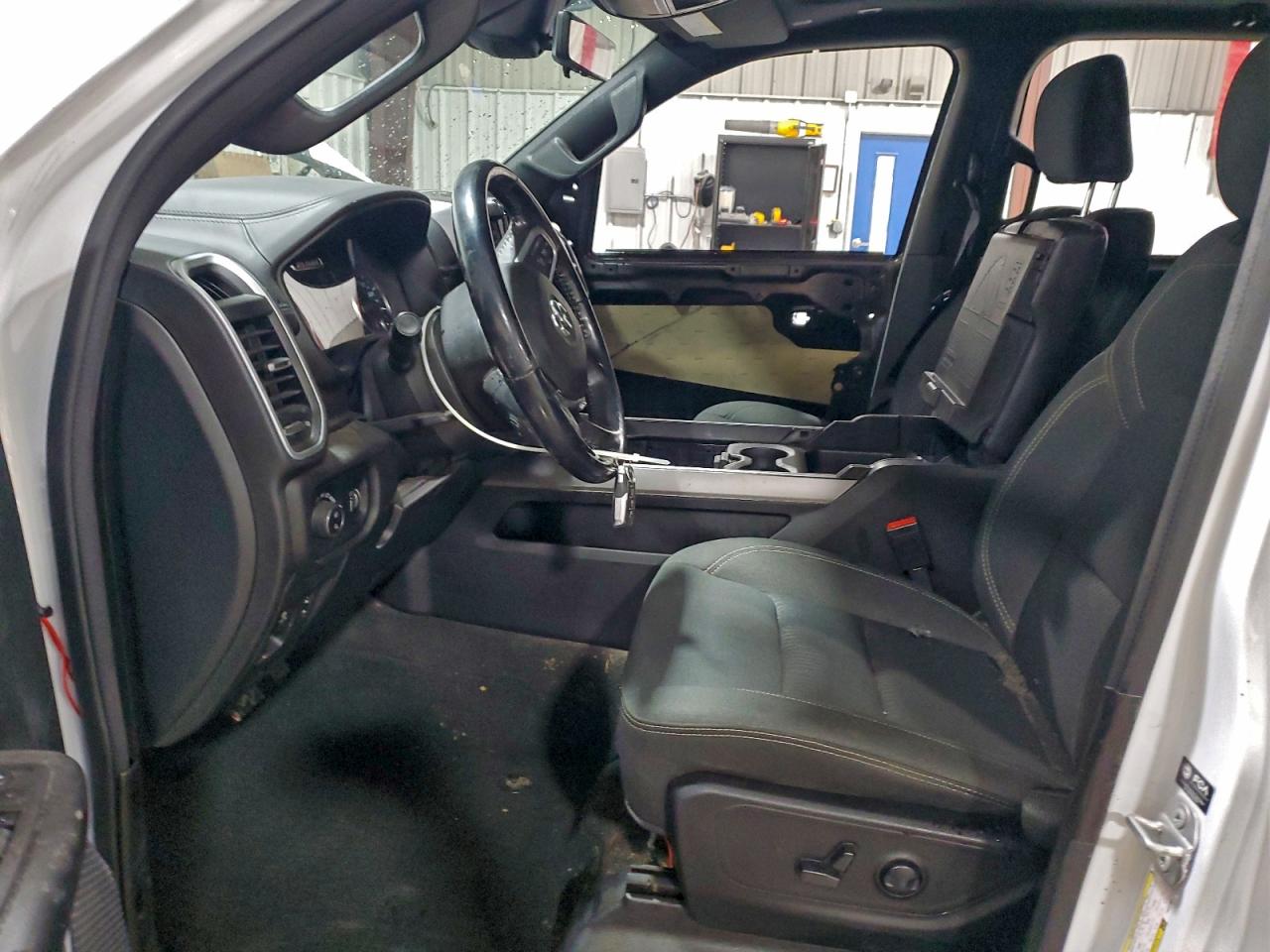 2023 RAM 1500 BIG HORN photo 7