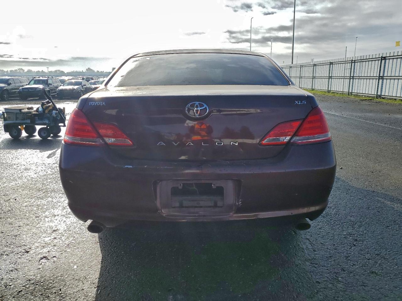 2006 TOYOTA AVALON XL photo 6