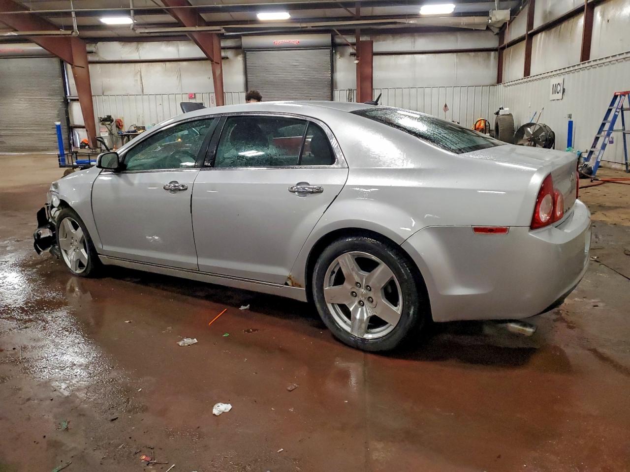 2011 CHEVROLET MALIBU LTZ photo 2