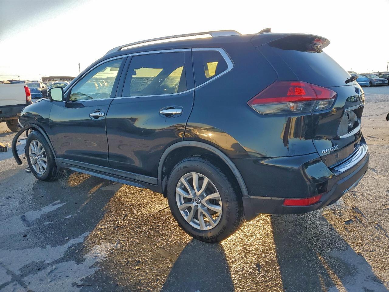 2018 NISSAN ROGUE S photo 3