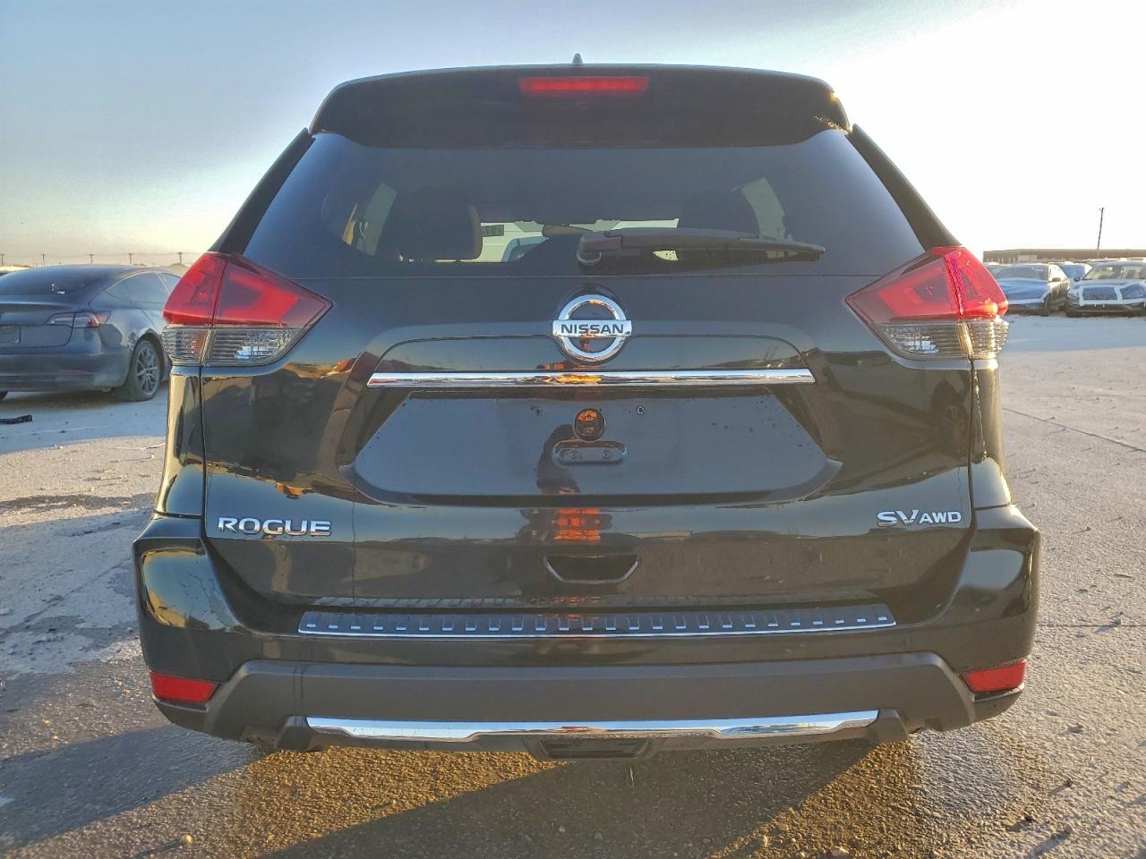 2018 NISSAN ROGUE S photo 11