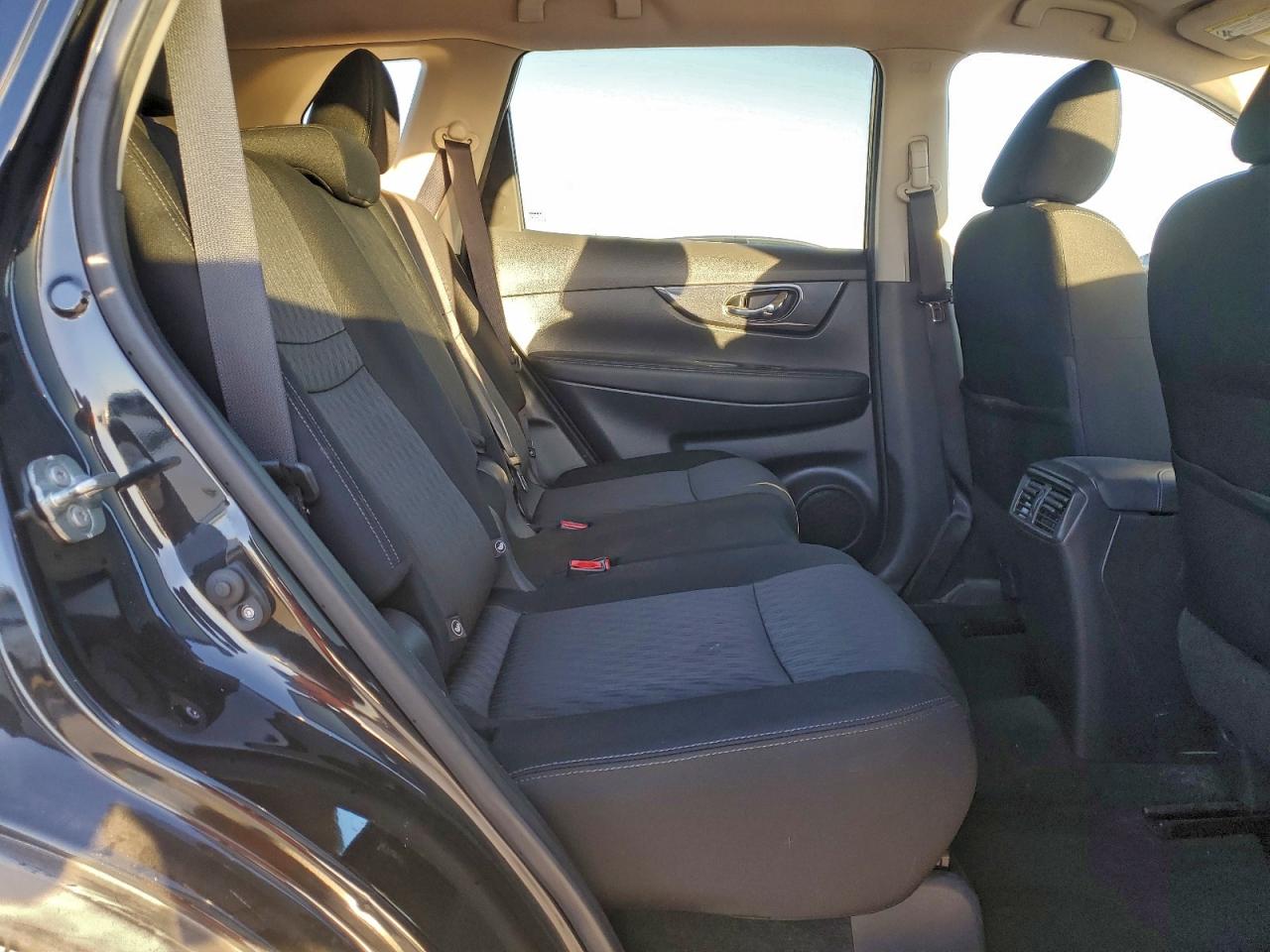 2018 NISSAN ROGUE S photo 21