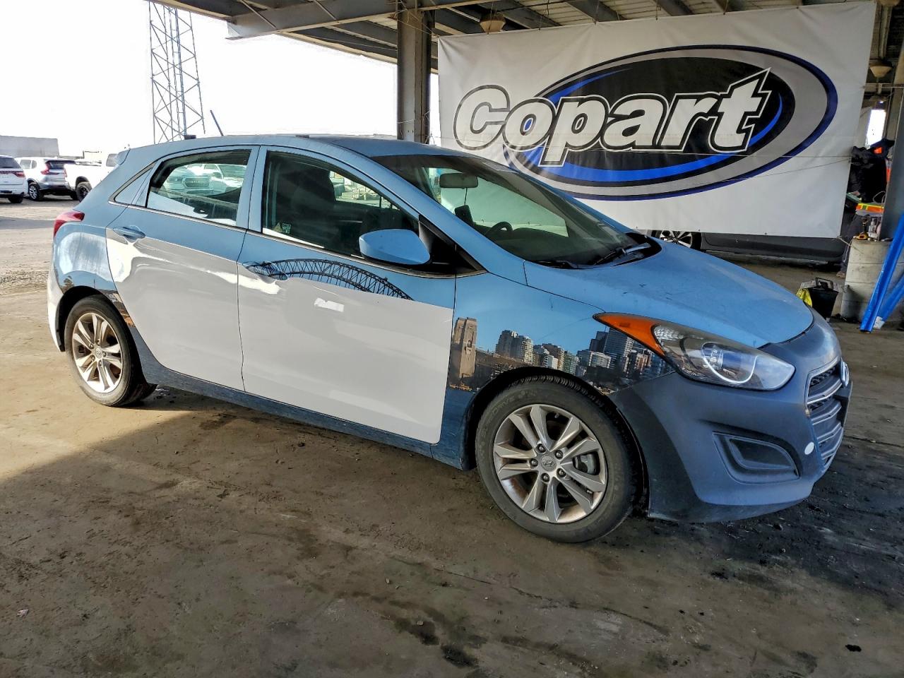 2017 HYUNDAI ELANTRA GT photo 4