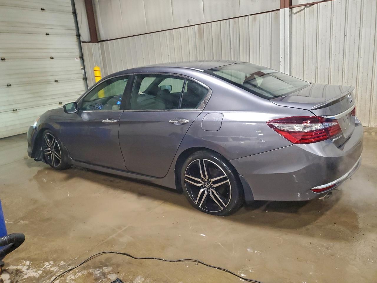 2017 HONDA ACCORD SPORT SPECIAL EDITION photo 2