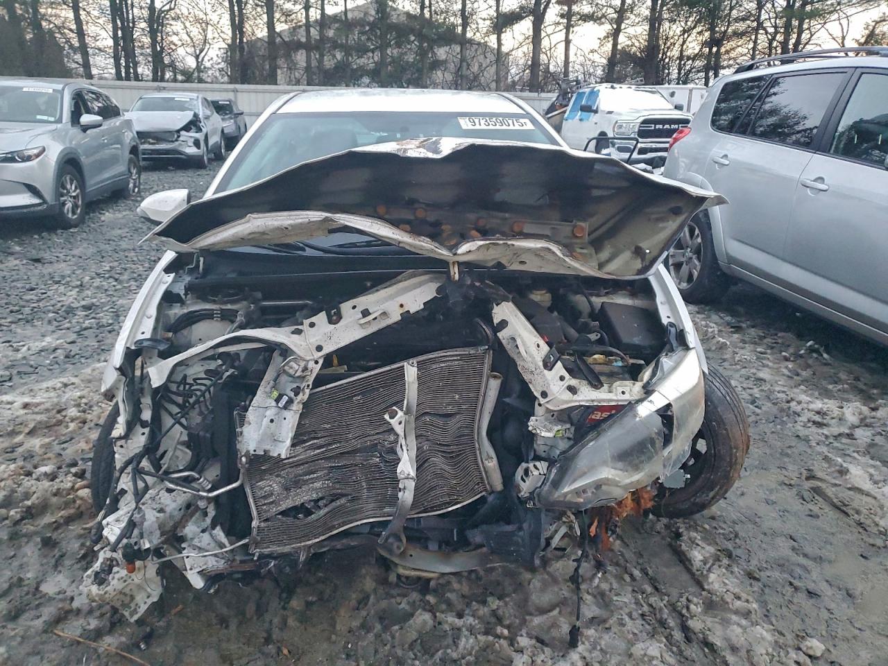 2014 TOYOTA COROLLA L photo 13