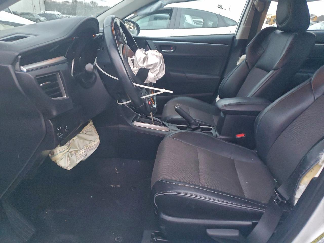 2014 TOYOTA COROLLA L photo 19