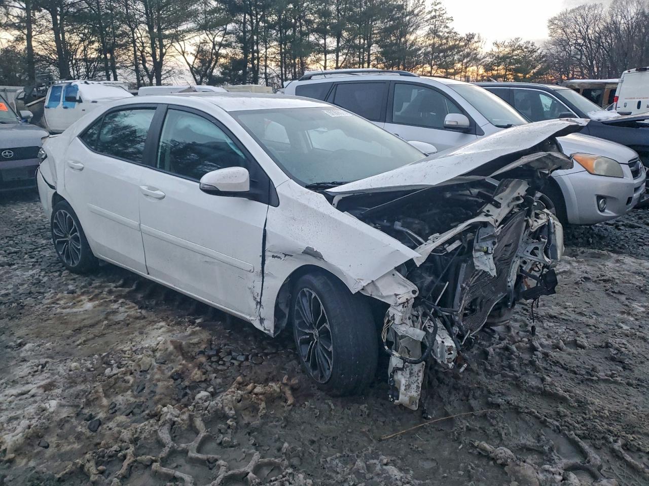 2014 TOYOTA COROLLA L photo 10