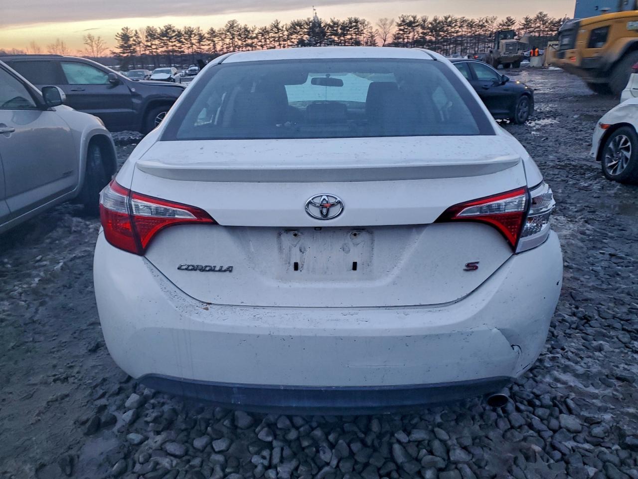 2014 TOYOTA COROLLA L photo 16