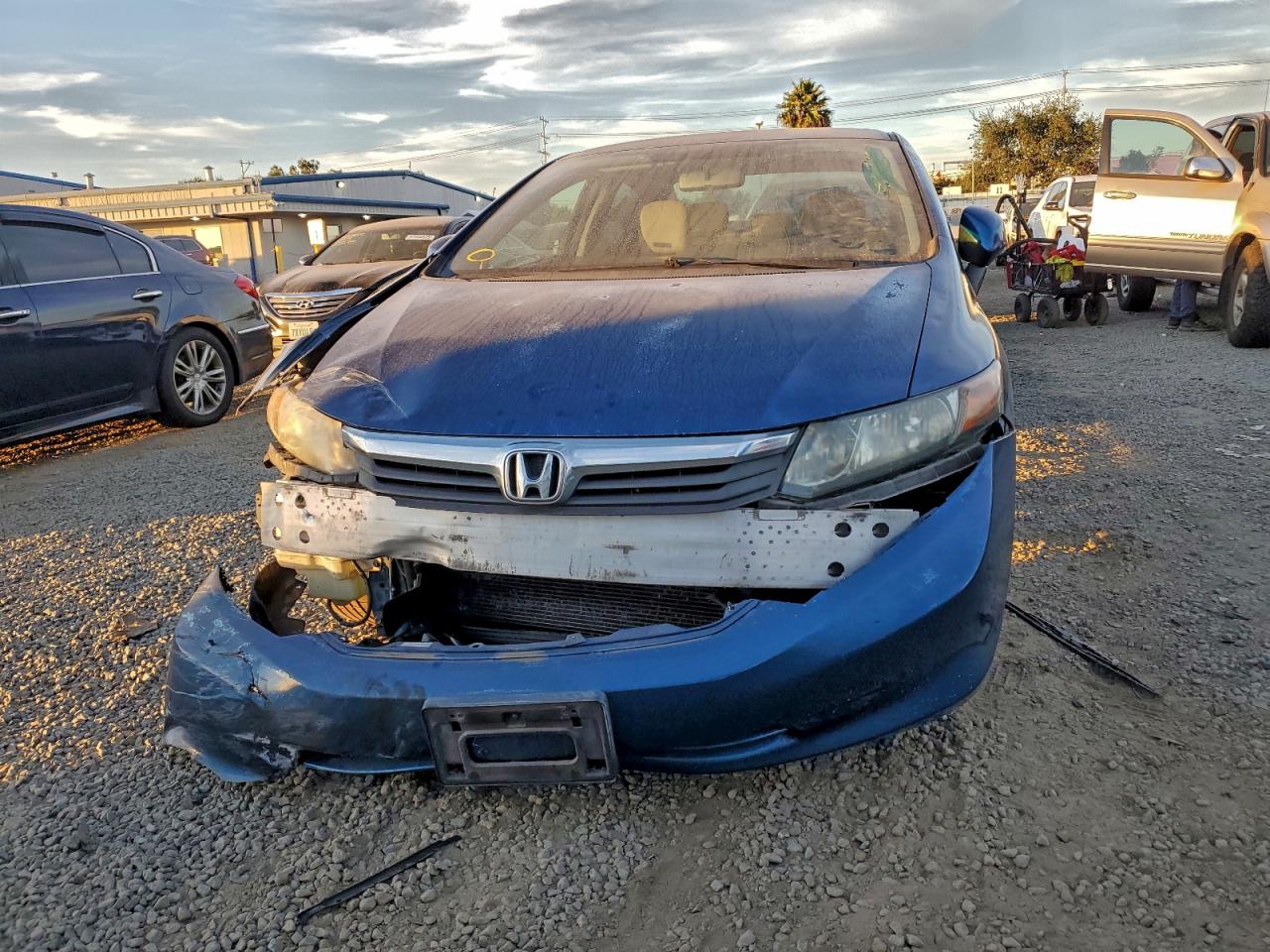 2012 HONDA CIVIC LX photo 5