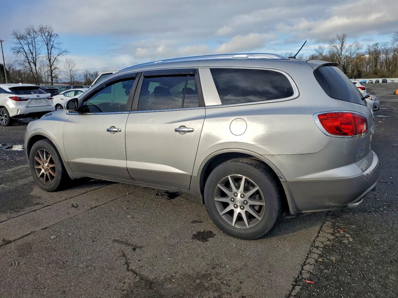 2008 BUICK ENCLAVE CXL photo 2