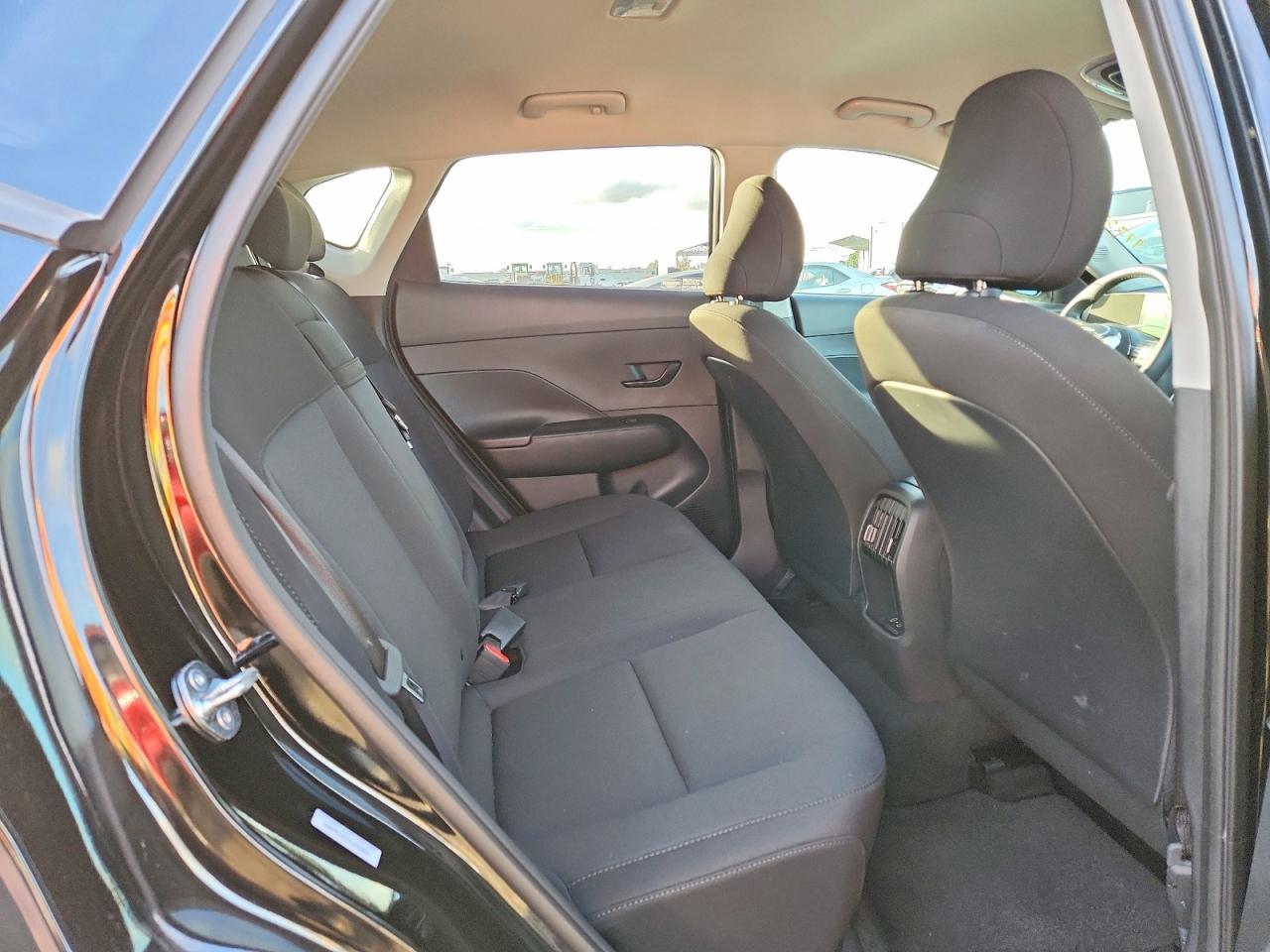 2025 HYUNDAI KONA SEL photo 31