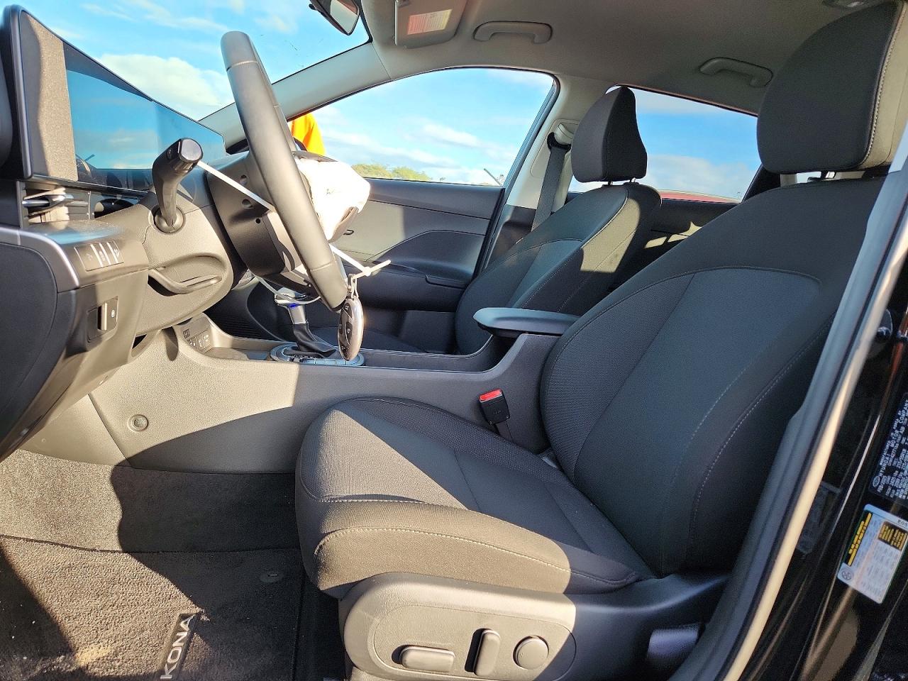 2025 HYUNDAI KONA SEL photo 19