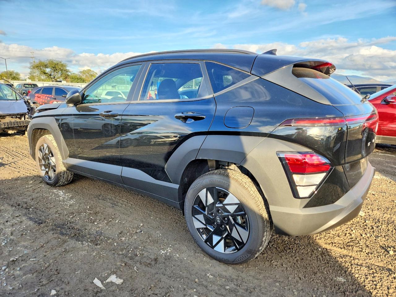 2025 HYUNDAI KONA SEL photo 4