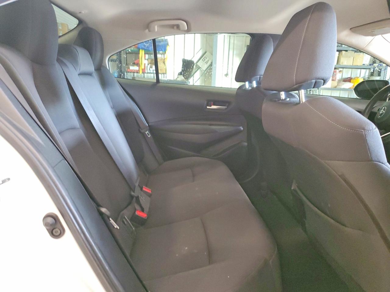 2021 TOYOTA COROLLA LE photo 19