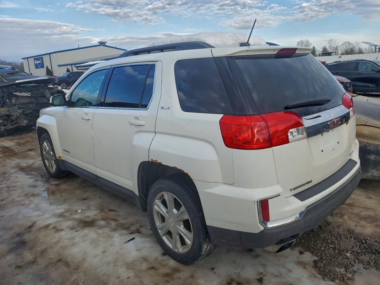 2017 GMC TERRAIN SLE photo 3