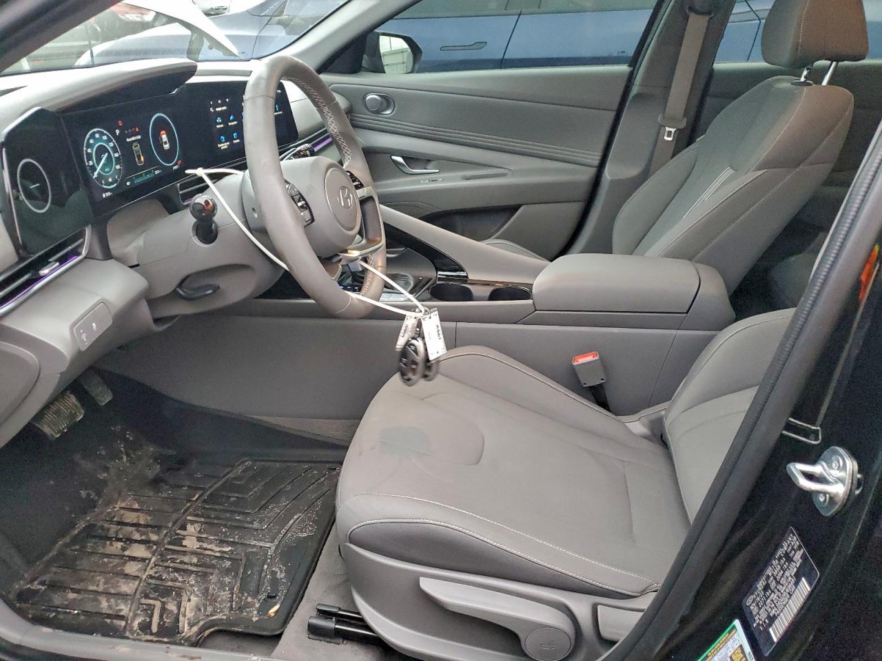 2024 HYUNDAI ELANTRA SEL photo 19