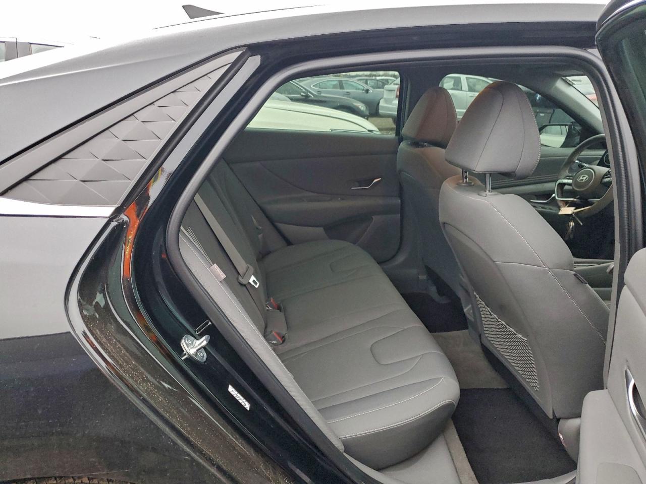 2024 HYUNDAI ELANTRA SEL photo 28