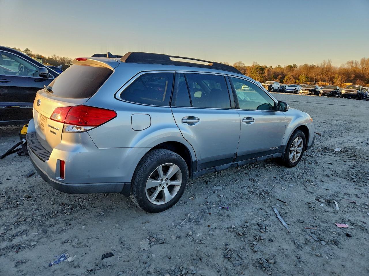 2014 SUBARU OUTBACK 3.6R LIMITED photo 5