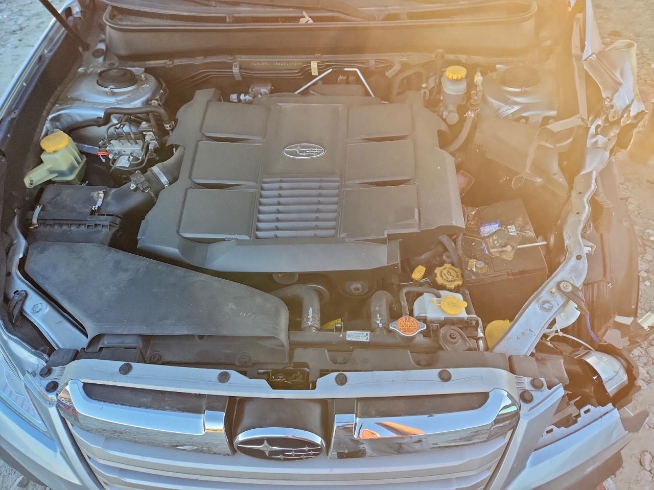 2014 SUBARU OUTBACK 3.6R LIMITED photo 23