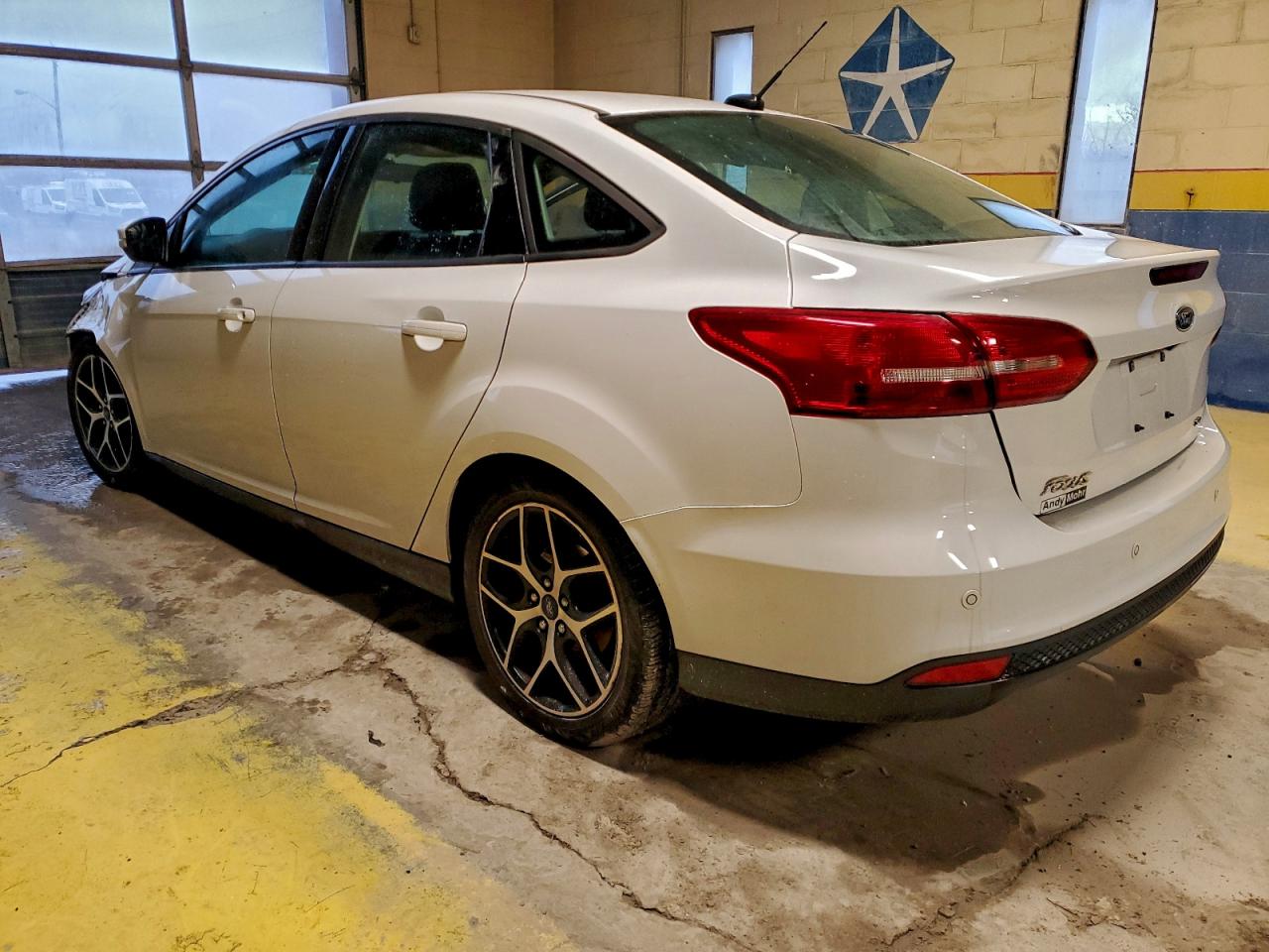2018 FORD FOCUS SEL photo 2